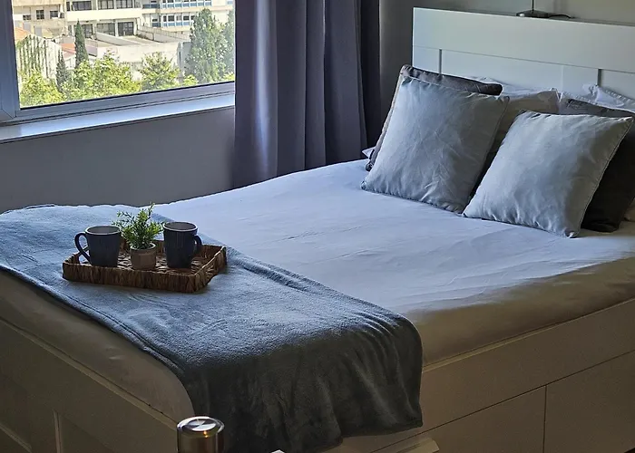 Oporto Trindade Residence